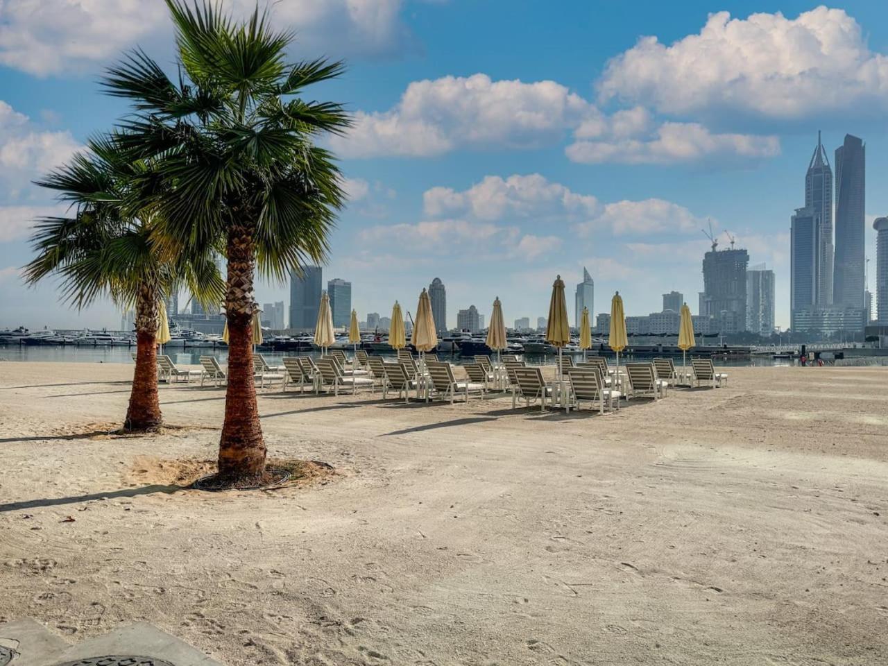 Gorgeous Beachfront 2 Bed Retreat In Marina Vista