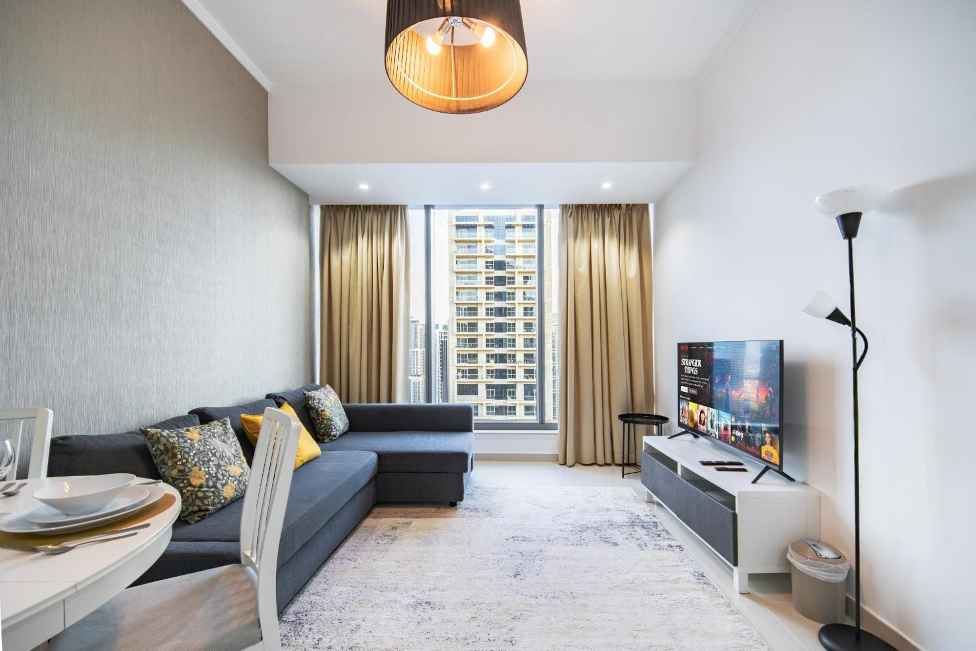 Apartment Silverene Tower, 28th-floor Marina View, Walk To *