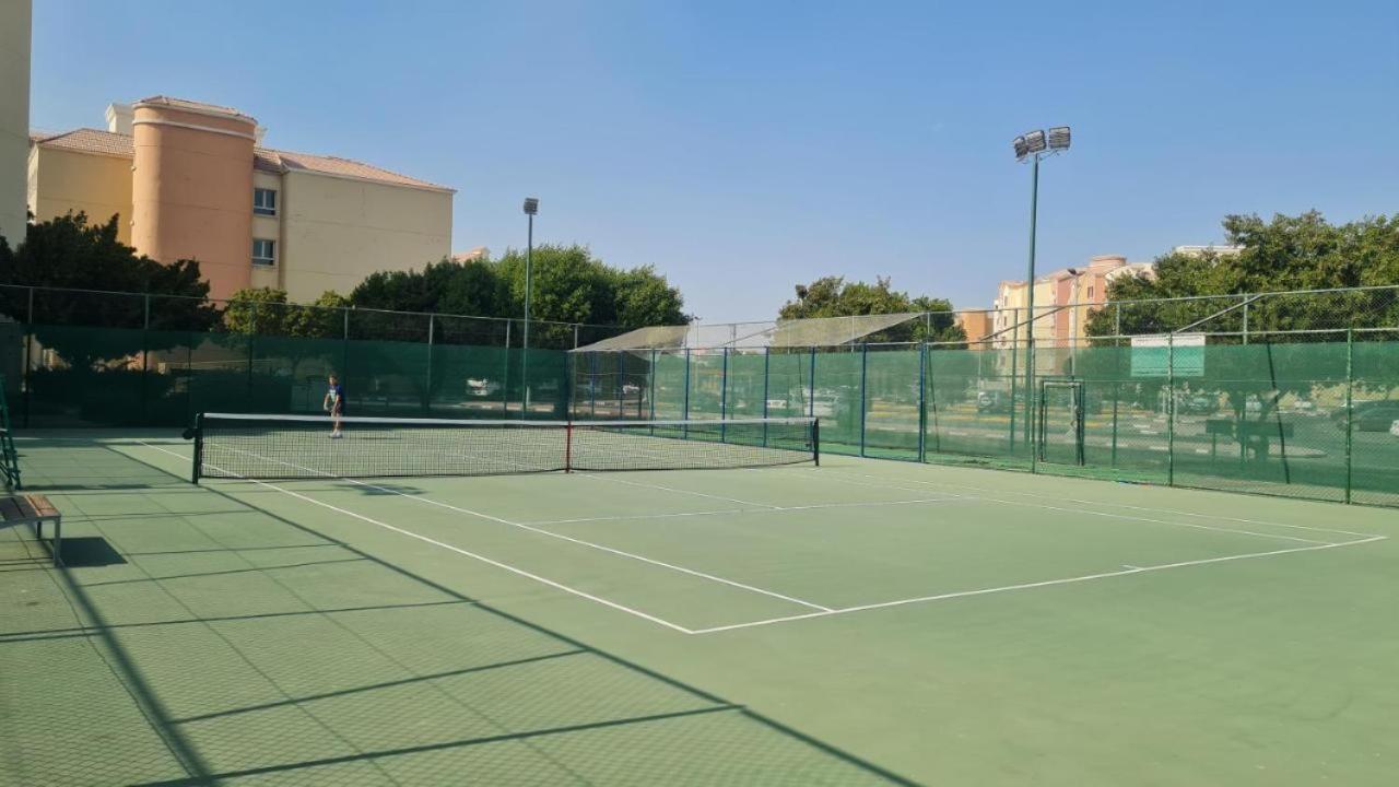 Apartment Luxury - Discovery Gardens, 10 Minutes Drive To Marina Dubai