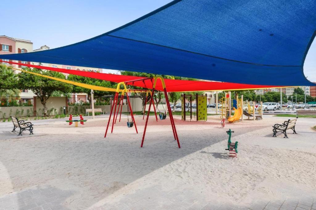 Luxury - Discovery Gardens, 10 Minutes Drive To Marina Apartment