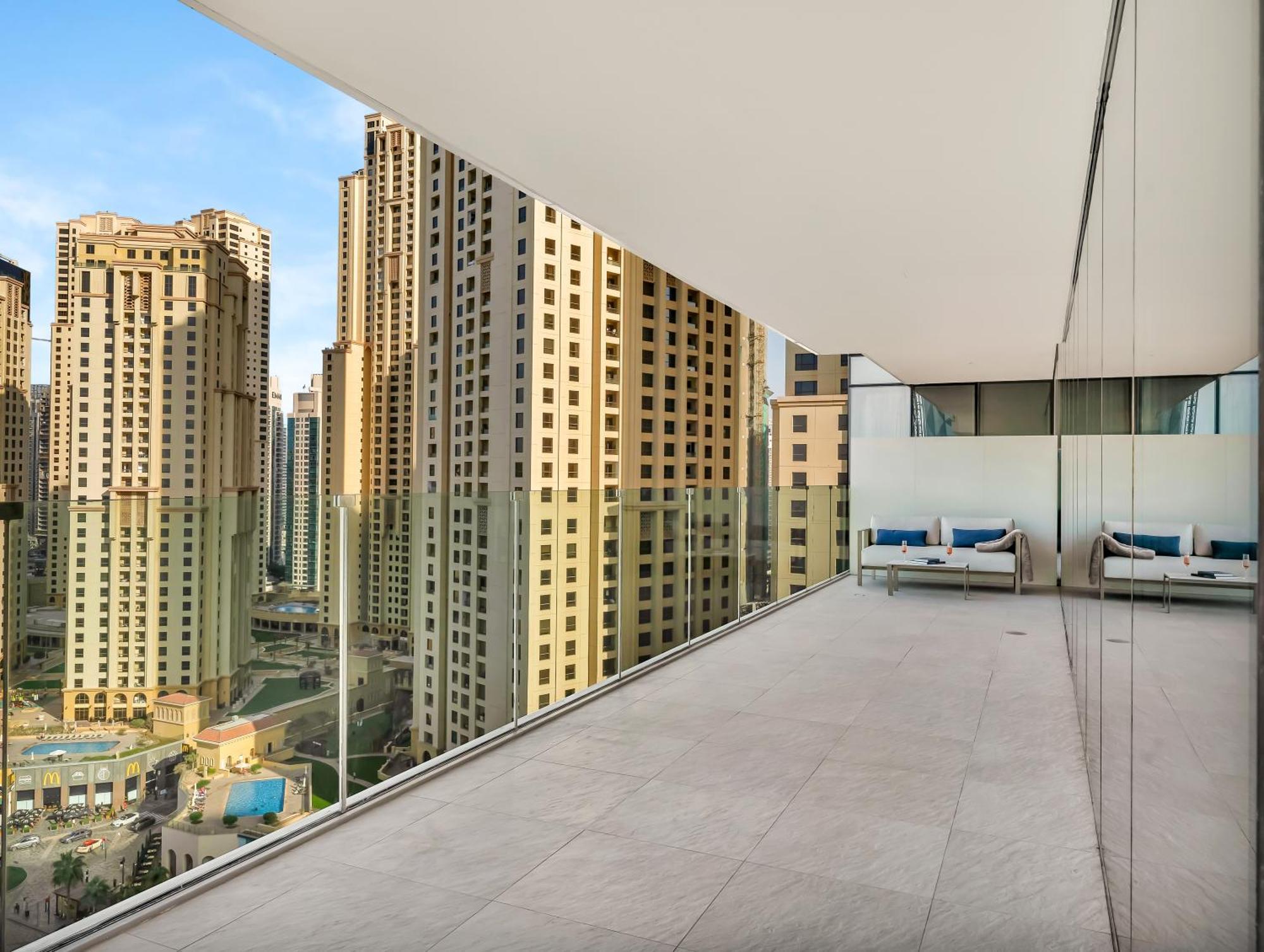 Wonderfulstay At Five Luxe Jbr - Palm And Eye View - Private Hot Tub - Brand New Luxury
