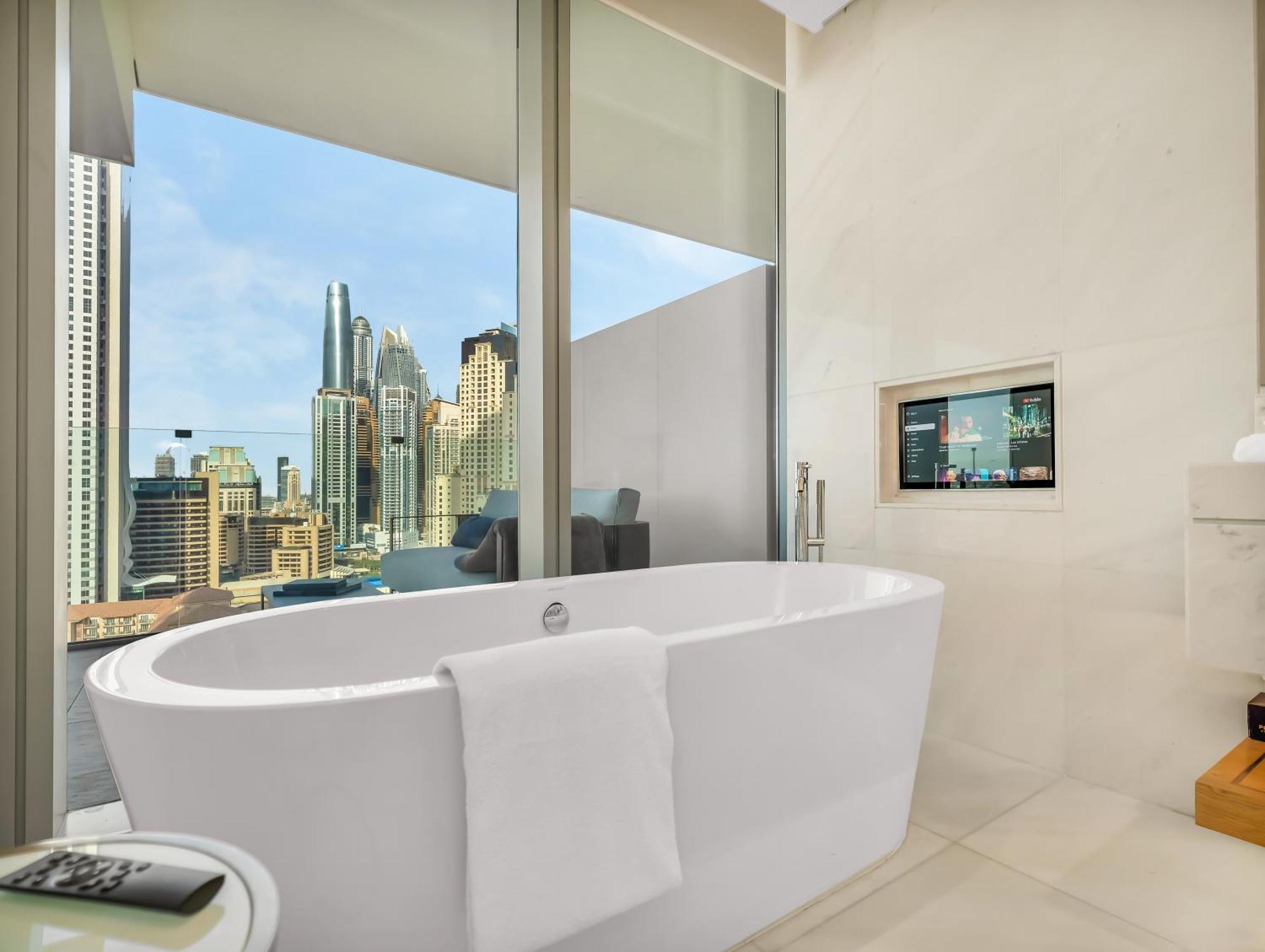 Wonderfulstay At Five Luxe Jbr - Palm And Eye View - Private Hot Tub - Brand New Luxury Apartment *