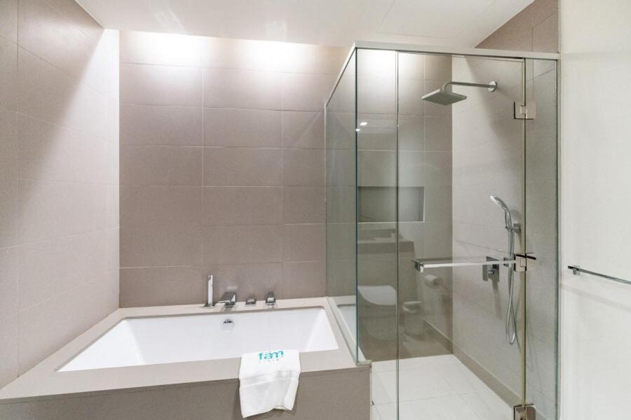 Apartment Fam Living -duplex 4bed And Maids *