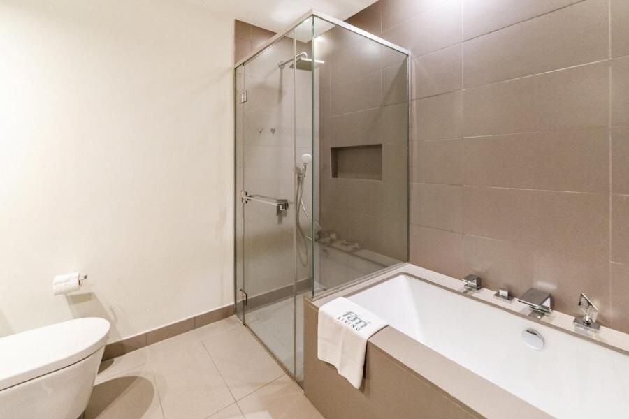 Fam Living -duplex 4bed And Maids Apartment