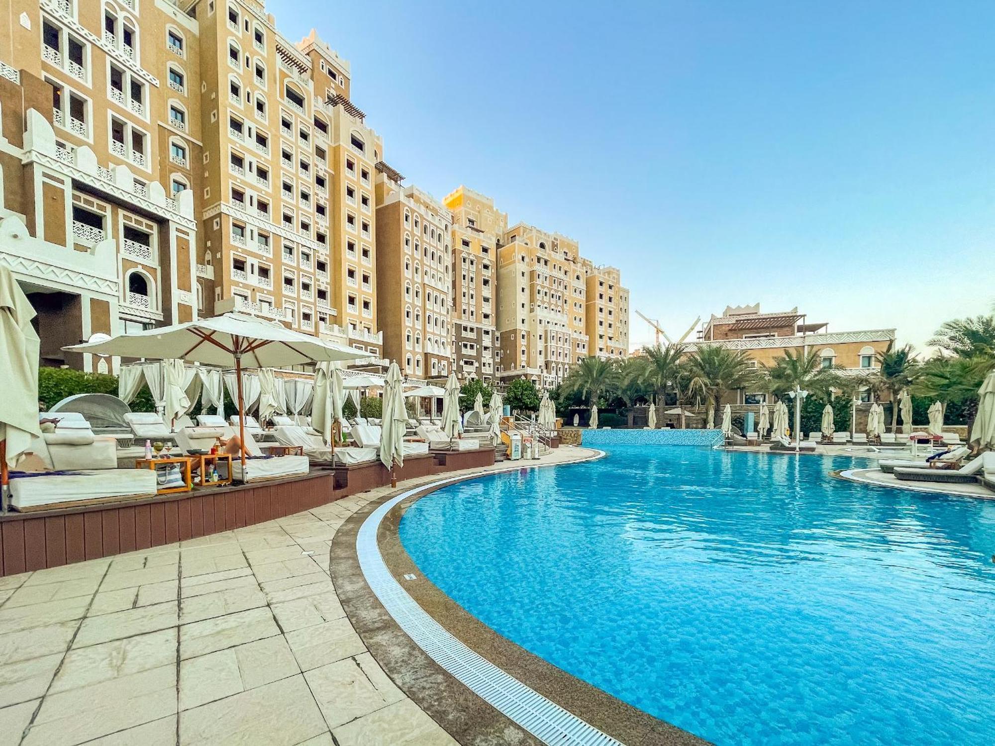 Spacious 2br - Private & Sea & Skyline Views * Dubai