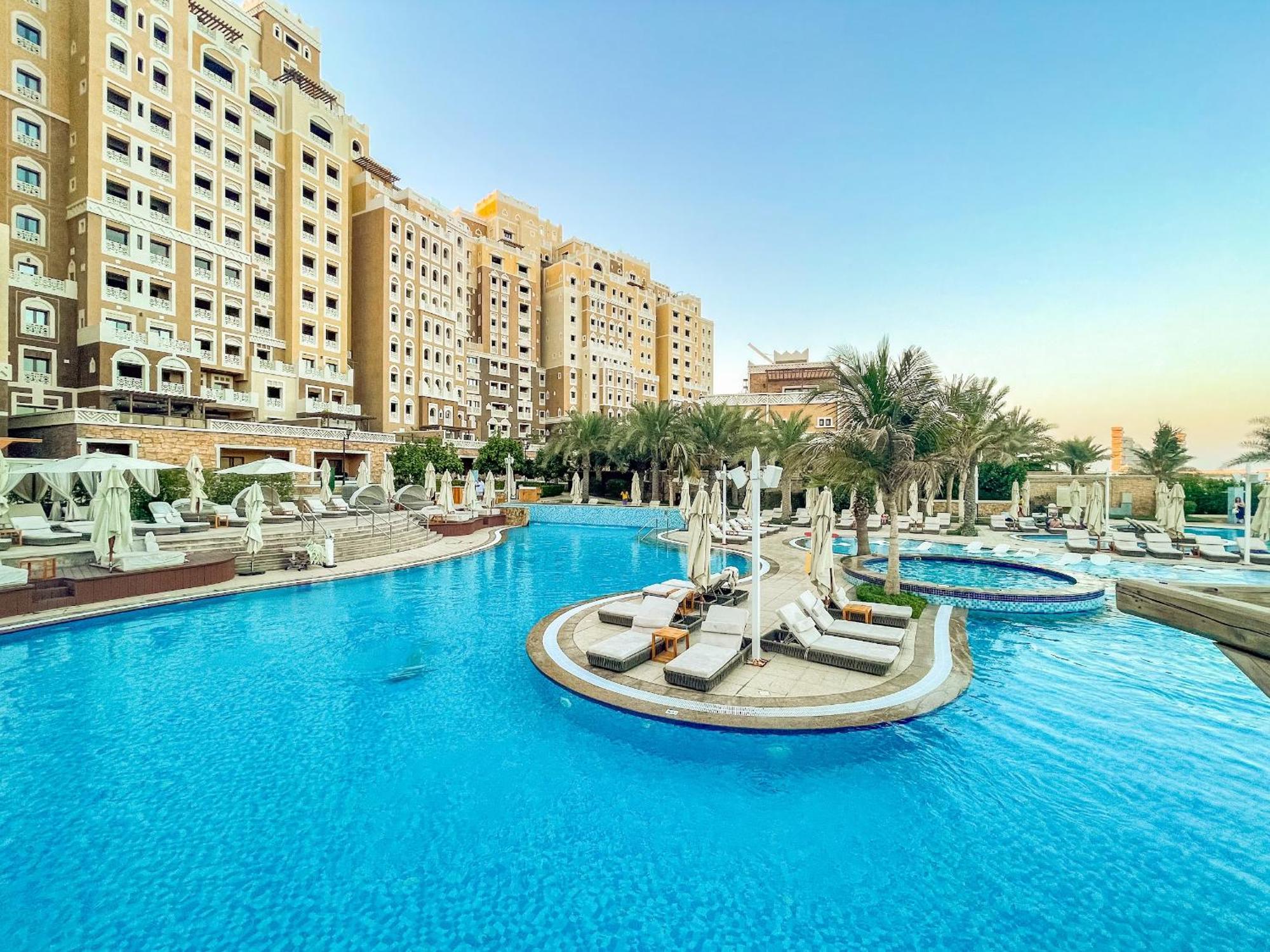 Spacious 2br - Private & Sea & Skyline Views Apartment *