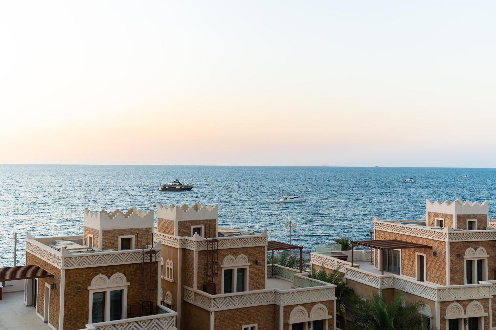 Spacious 2br - Private & Sea & Skyline Views Apartment Dubai