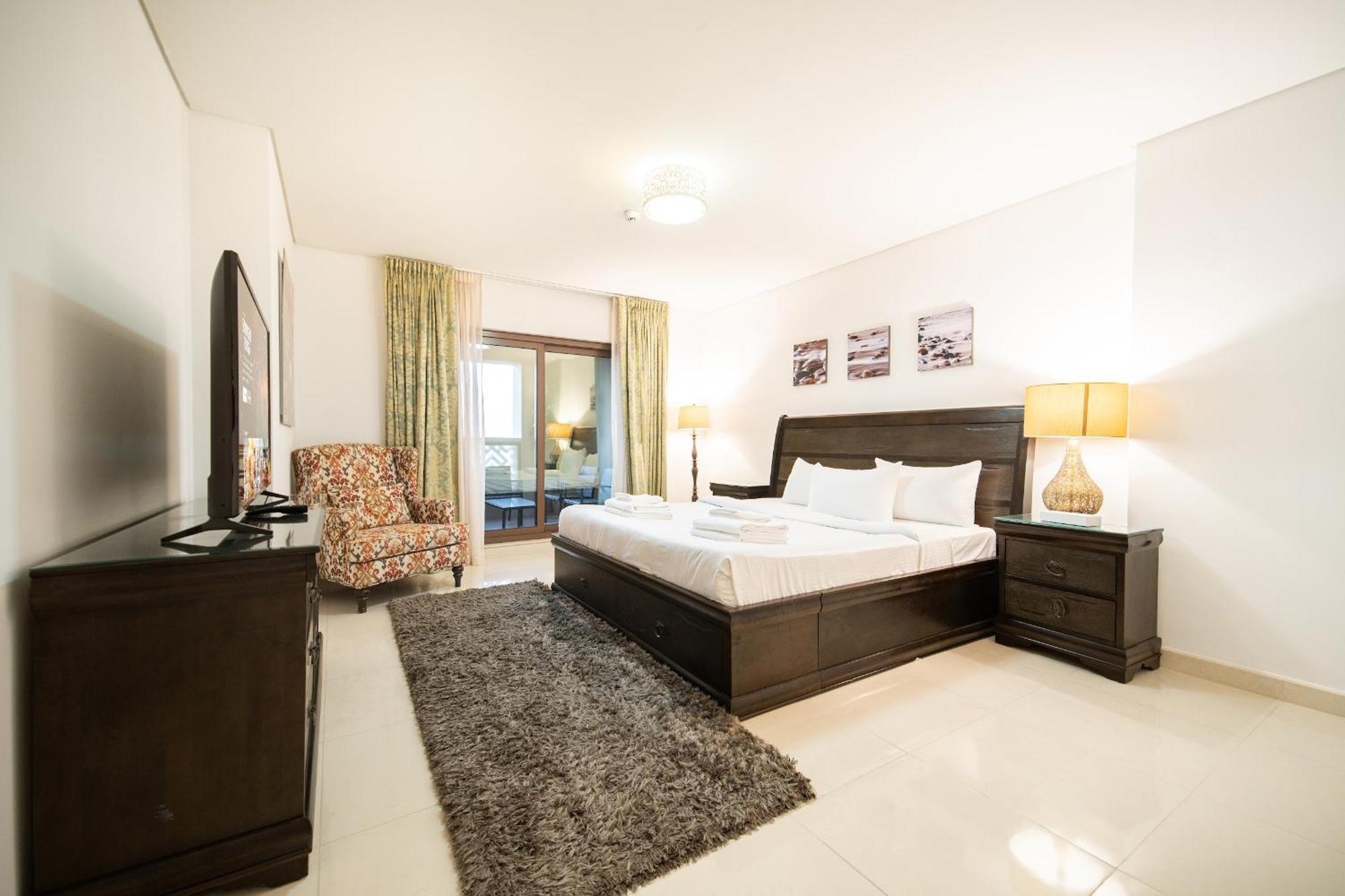 Apartment Spacious 2br - Private & Sea & Skyline Views Dubai