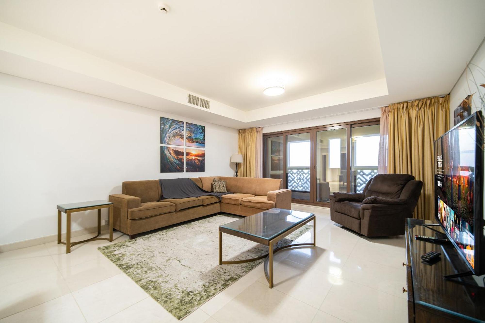Spacious 2br - Private & Sea & Skyline Views Dubai
