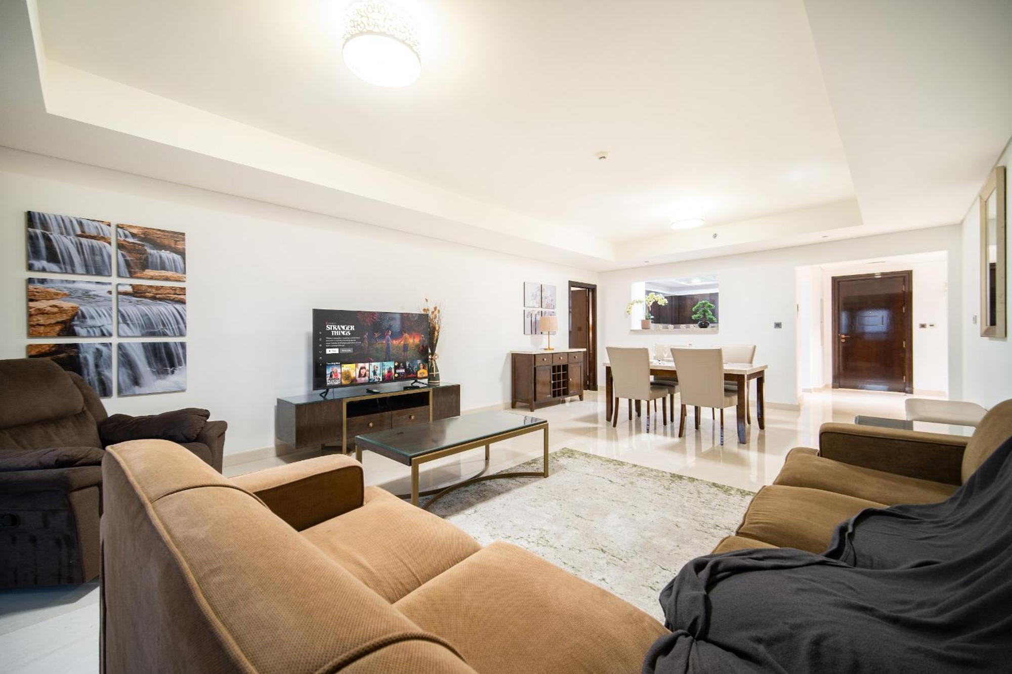 Spacious 2br - Private & Sea & Skyline Views