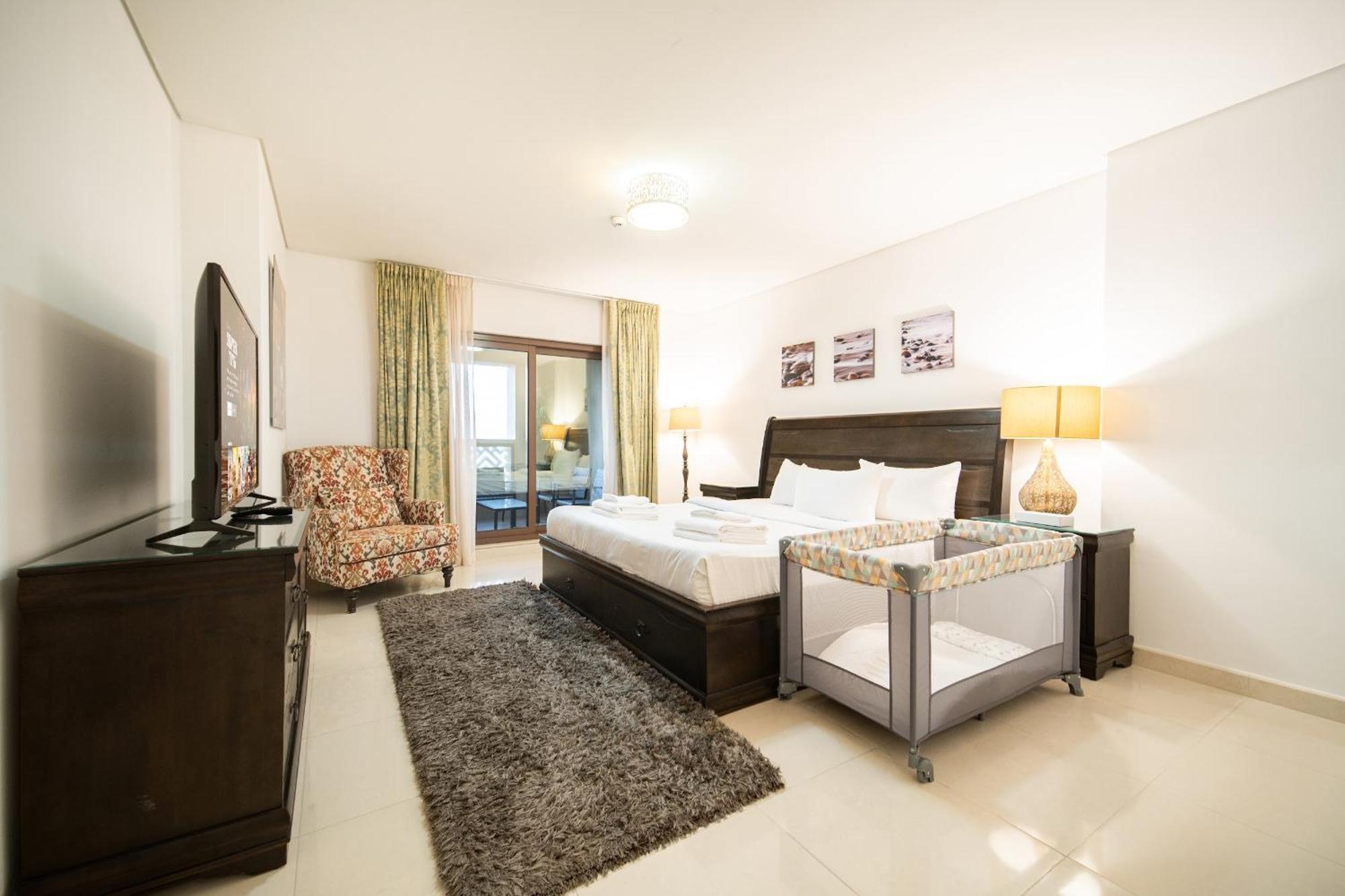 Apartment Spacious 2br - Private & Sea & Skyline Views Dubai
