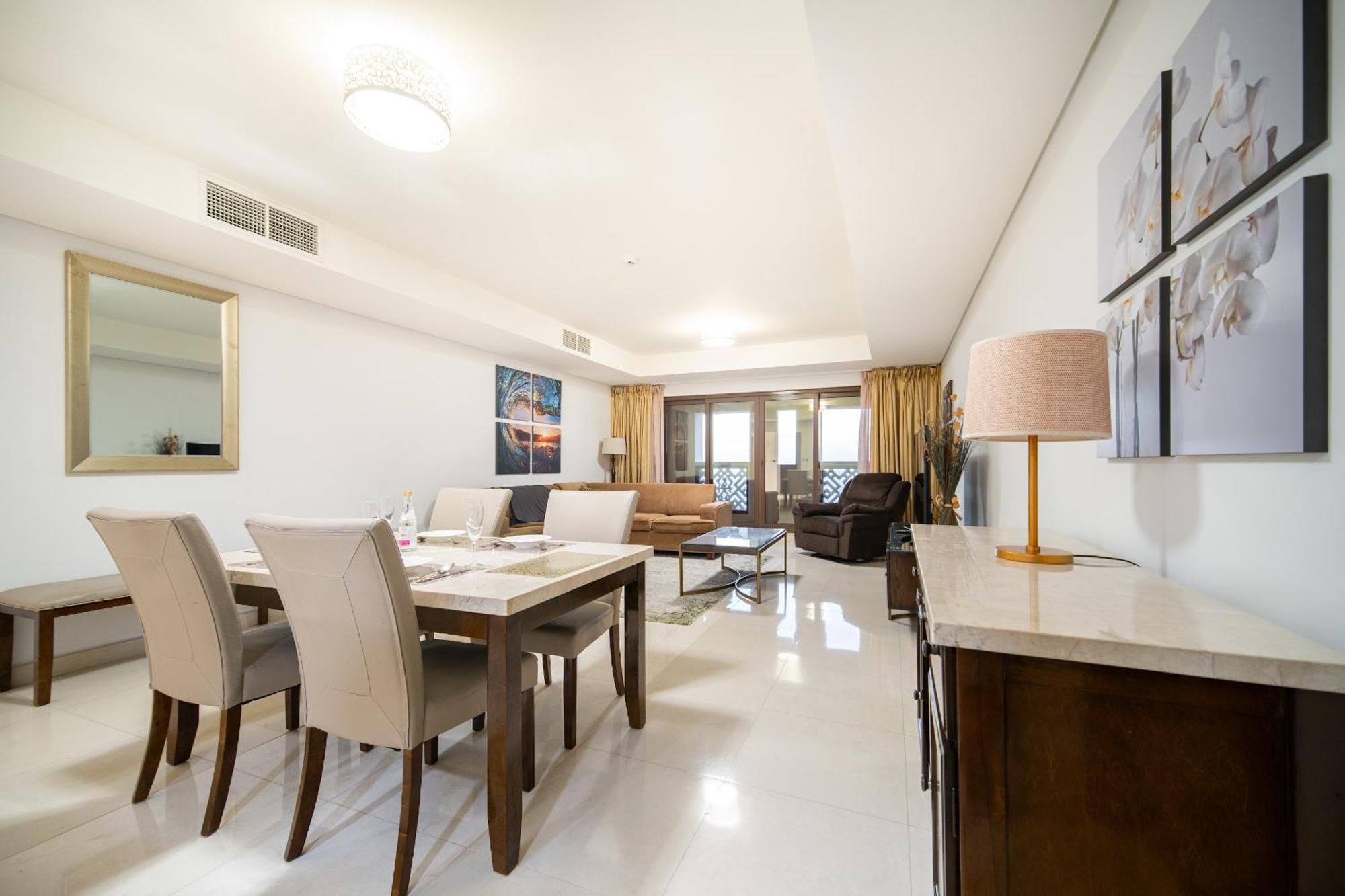 Spacious 2br - Private & Sea & Skyline Views Dubai