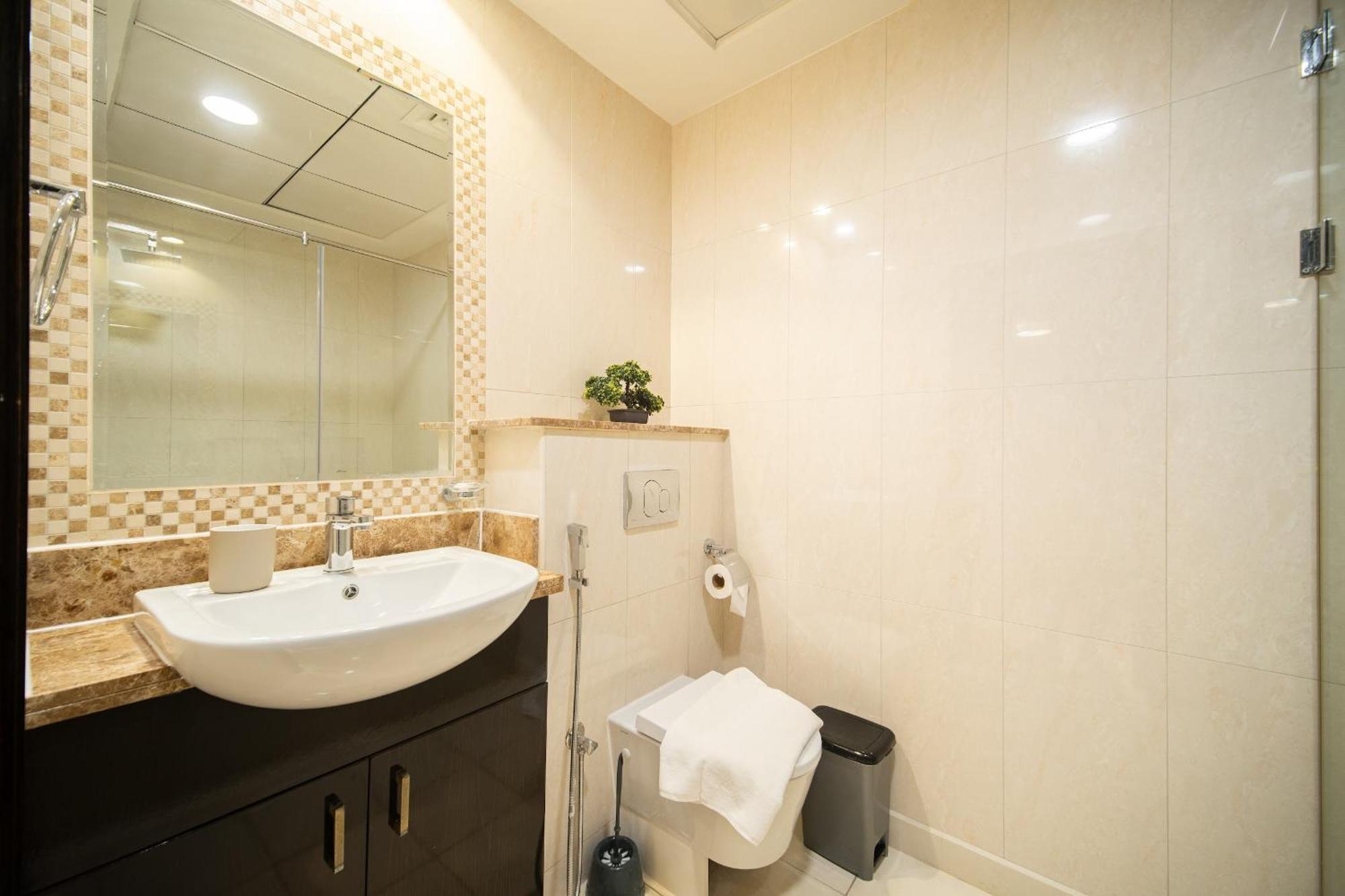 Apartment Spacious 2br - Private & Sea & Skyline Views