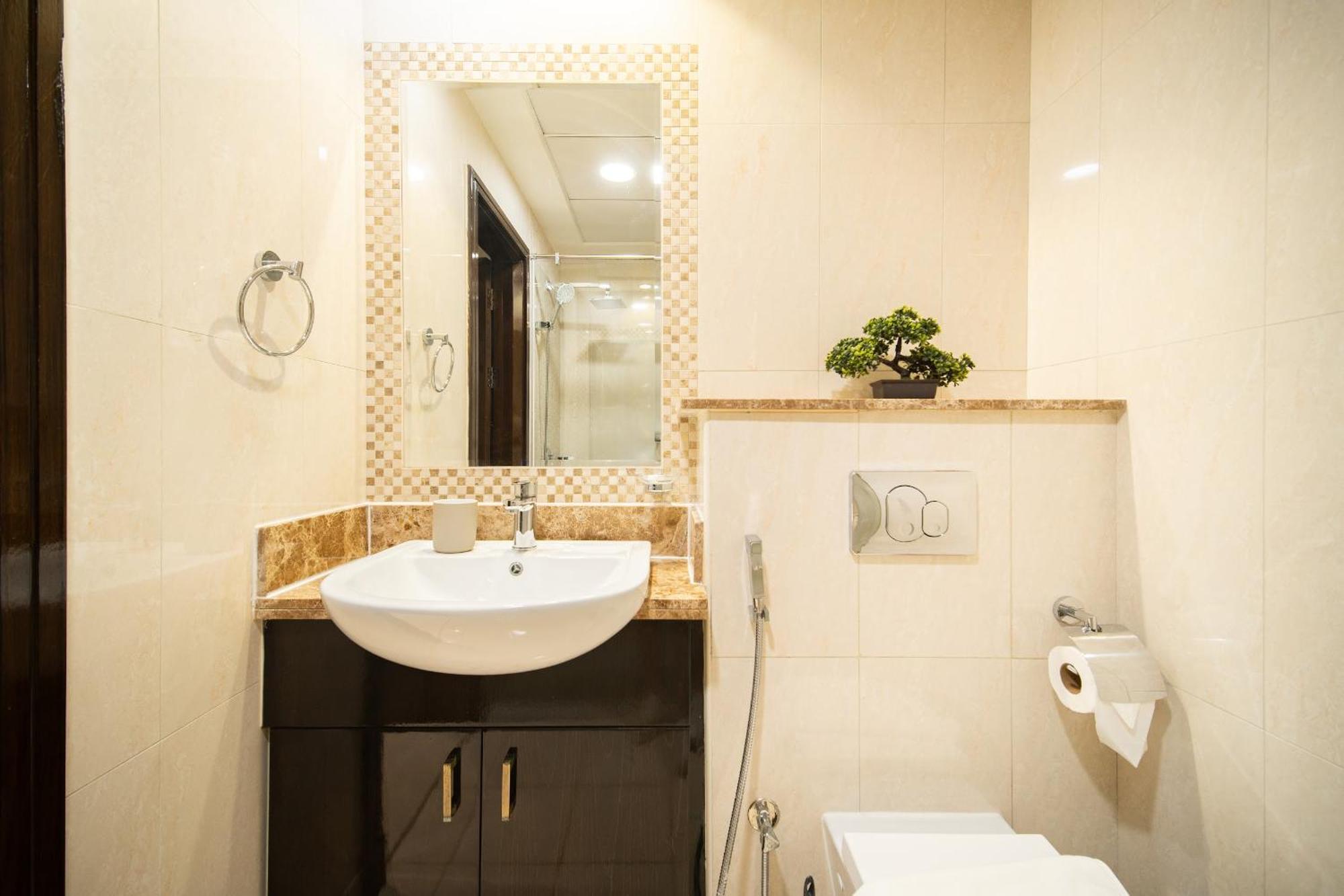 Apartment Spacious 2br - Private & Sea & Skyline Views