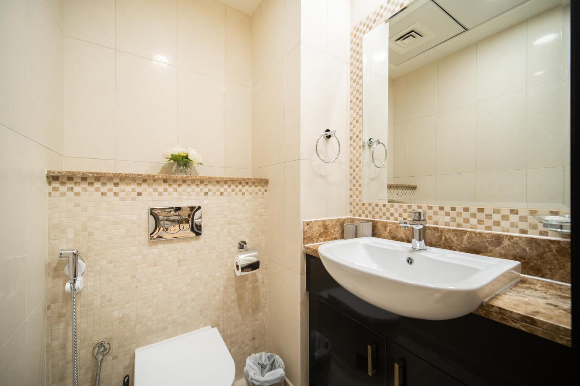 Spacious 2br - Private & Sea & Skyline Views Dubai