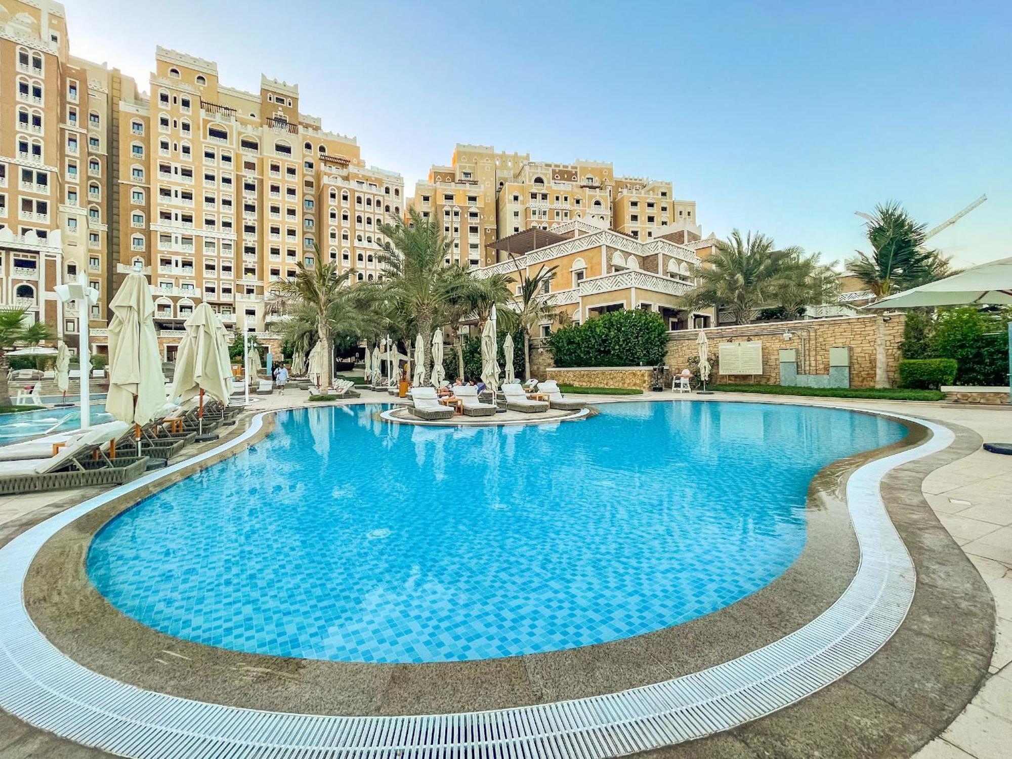 Spacious 2br - Private & Sea & Skyline Views Apartment *