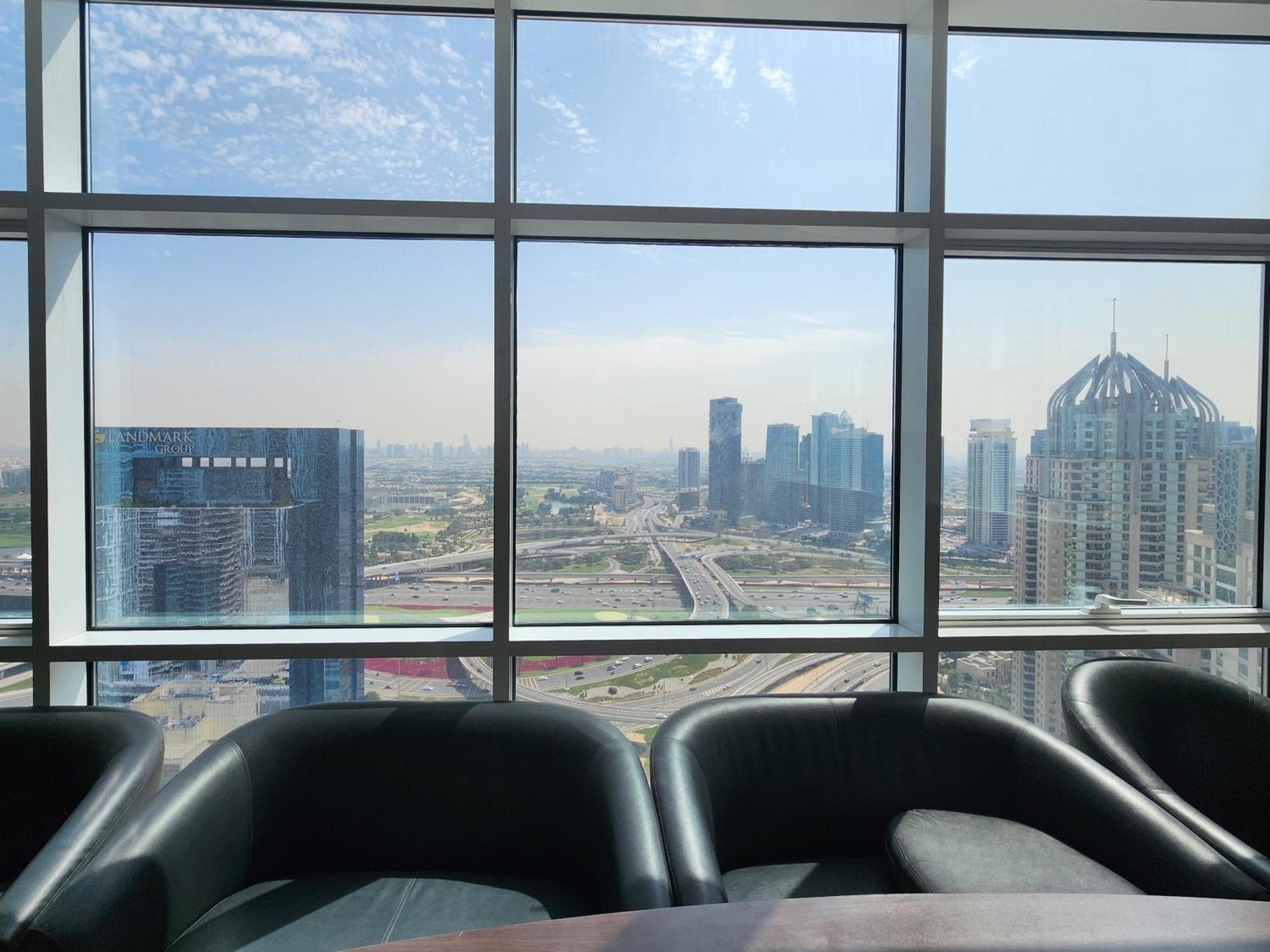 Chateau Chill, High-rise Marina Escape Apartment Dubai