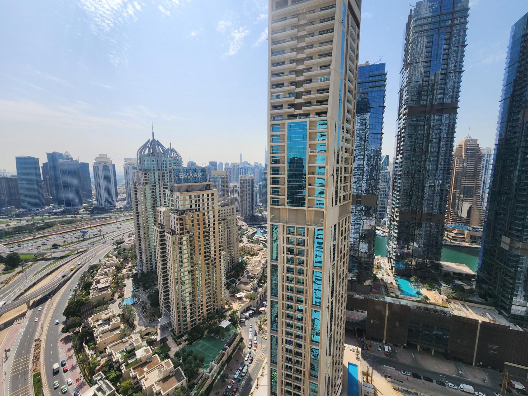 Apartment Chateau Chill, High-rise Marina Escape *