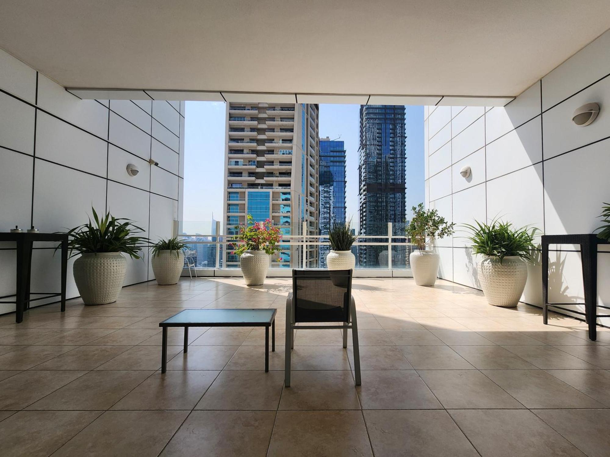 Chateau Chill, High-rise Marina Escape