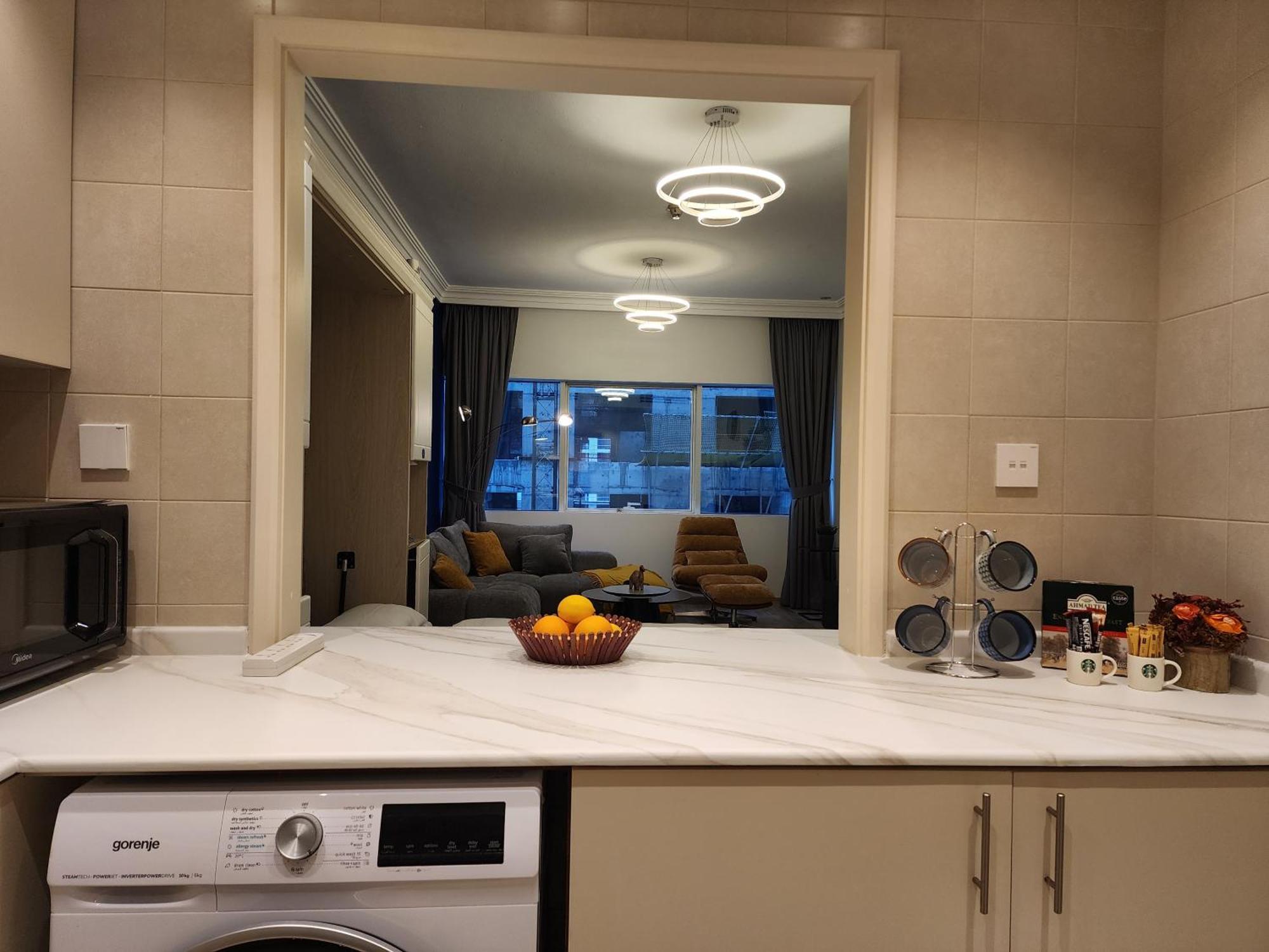 Apartment Chateau Chill, High-rise Marina Escape