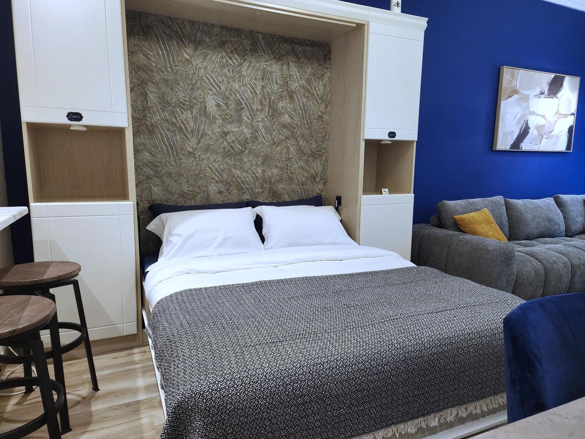 Apartment Chateau Chill, High-rise Marina Escape
