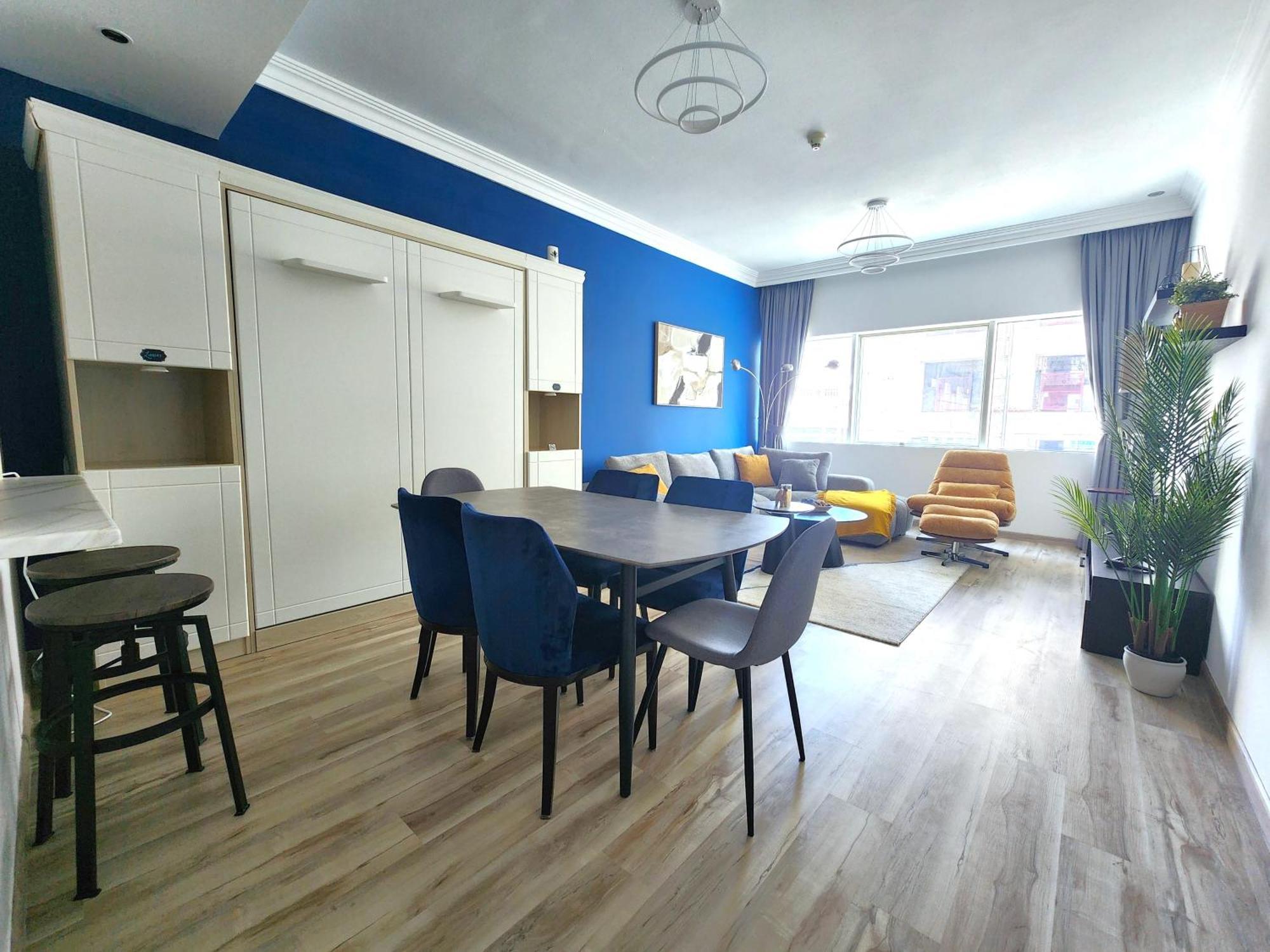 Chateau Chill, High-rise Marina Escape Apartment *