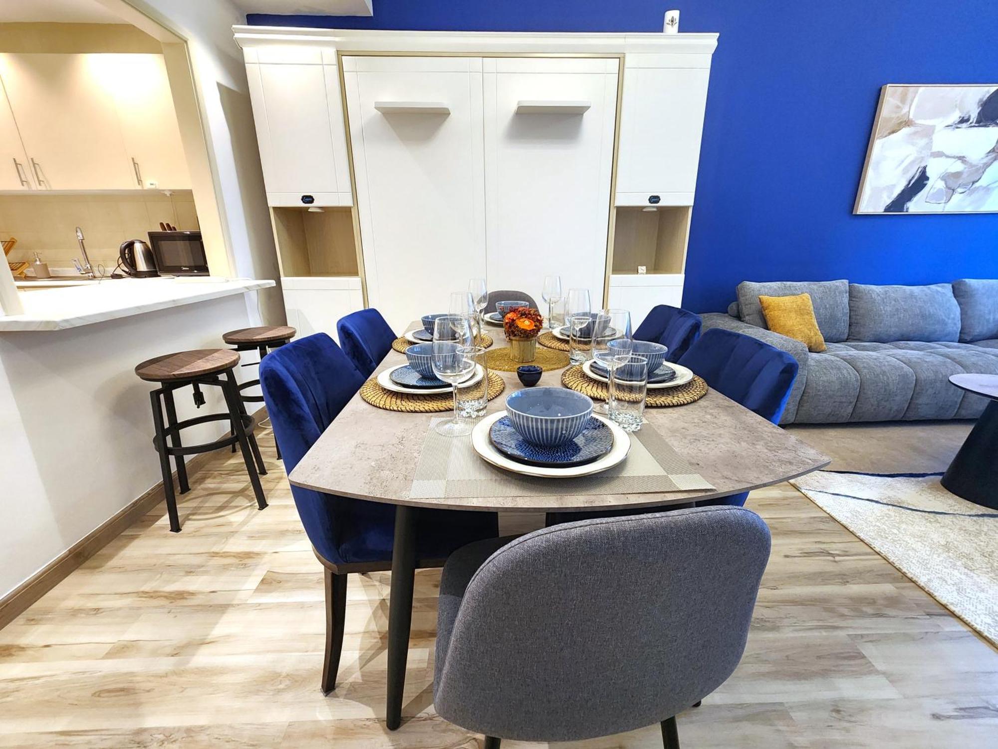 Chateau Chill, High-rise Marina Escape