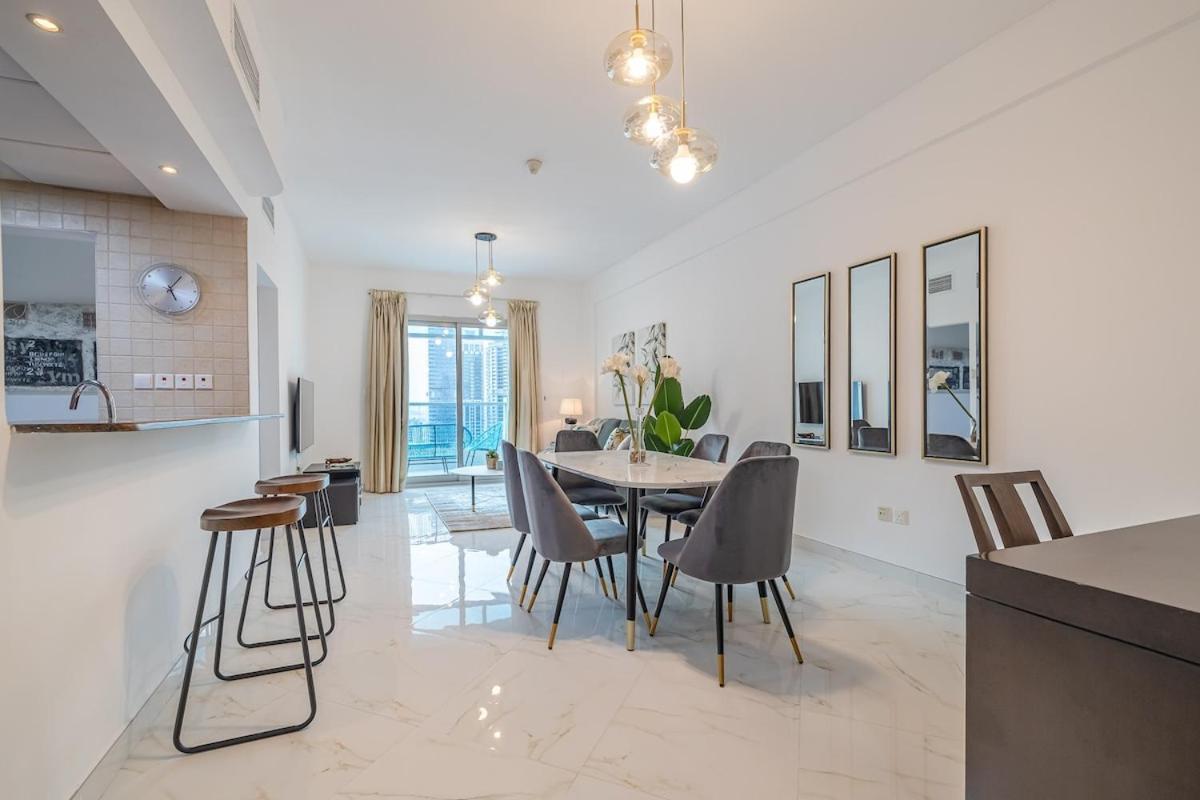 2 Bedroom I Marina Diamond 4 I Close To Metro Apartment