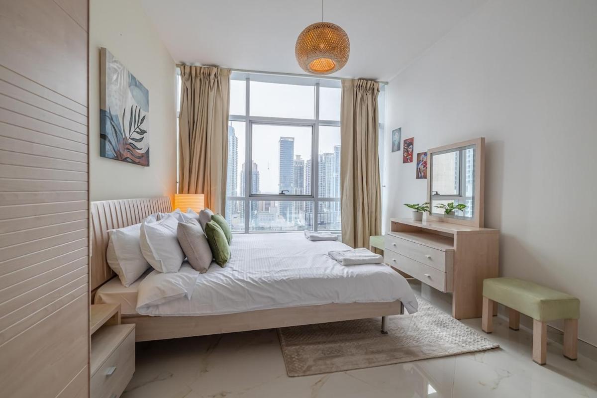2 Bedroom I Marina Diamond 4 I Close To Metro Apartment