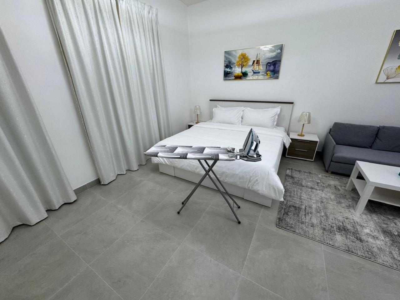 England Cluster International - Bright,spacious And Well Furnished *