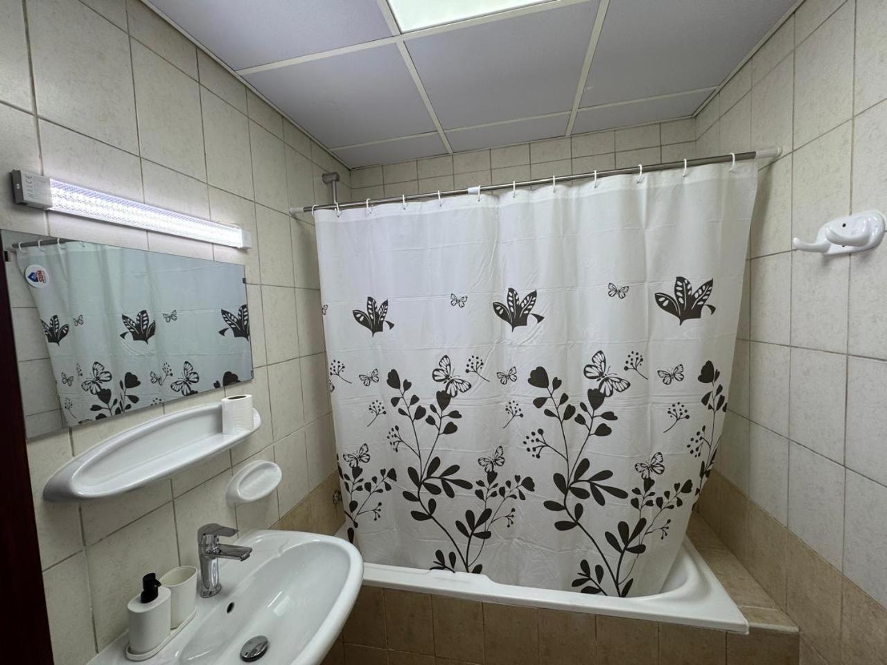 Apartment England Cluster International - Bright,spacious And Well Furnished Dubai