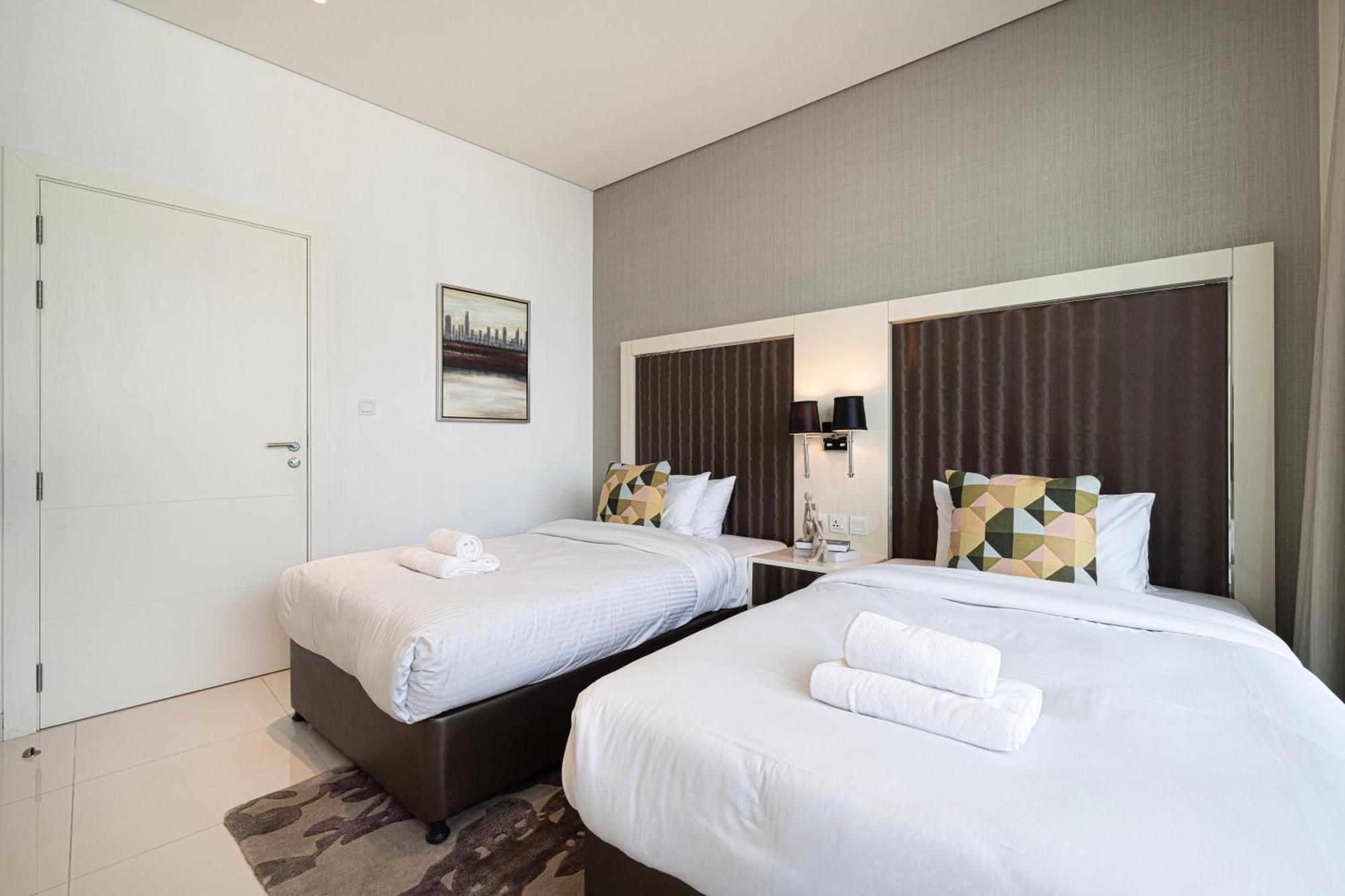 Bay's Edge, Luxury Canal View 2br In Business Bay * Dubai