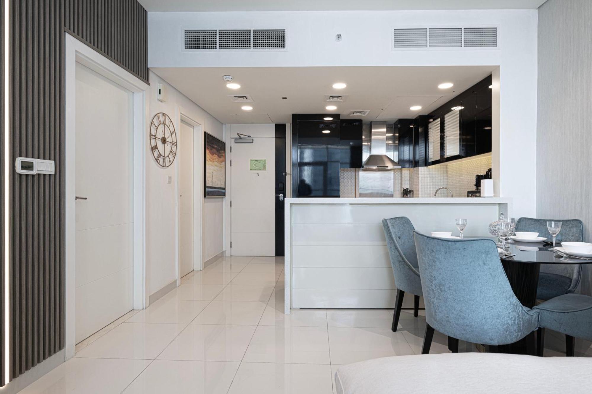 Bay's Edge, Luxury Canal View 2br In Business Bay Apartment