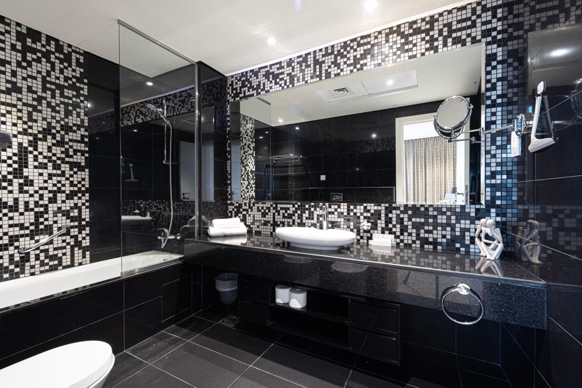 Bay's Edge, Luxury Canal View 2br In Business Bay