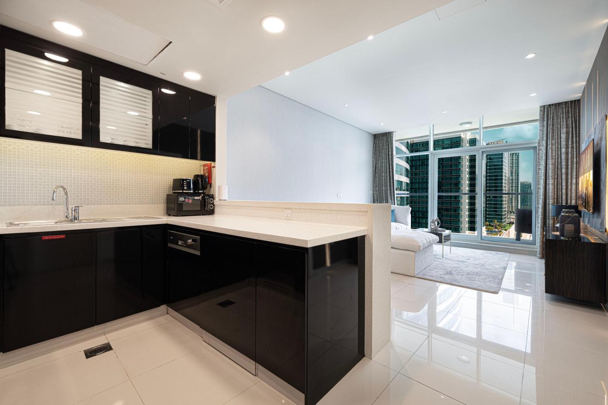 Bay's Edge, Luxury Canal View 2br In Business Bay *