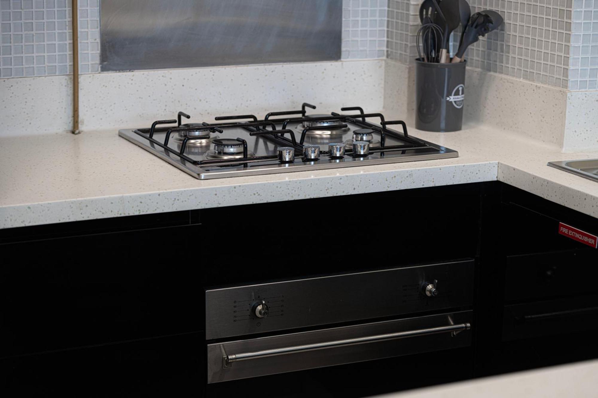 Bay's Edge, Luxury Canal View 2br In Business Bay *