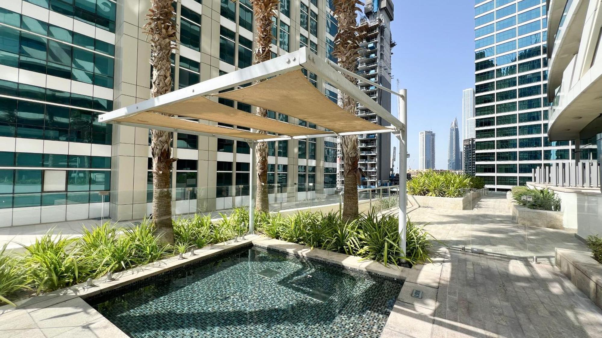 Bay's Edge, Luxury Canal View 2br In Business Bay Dubai