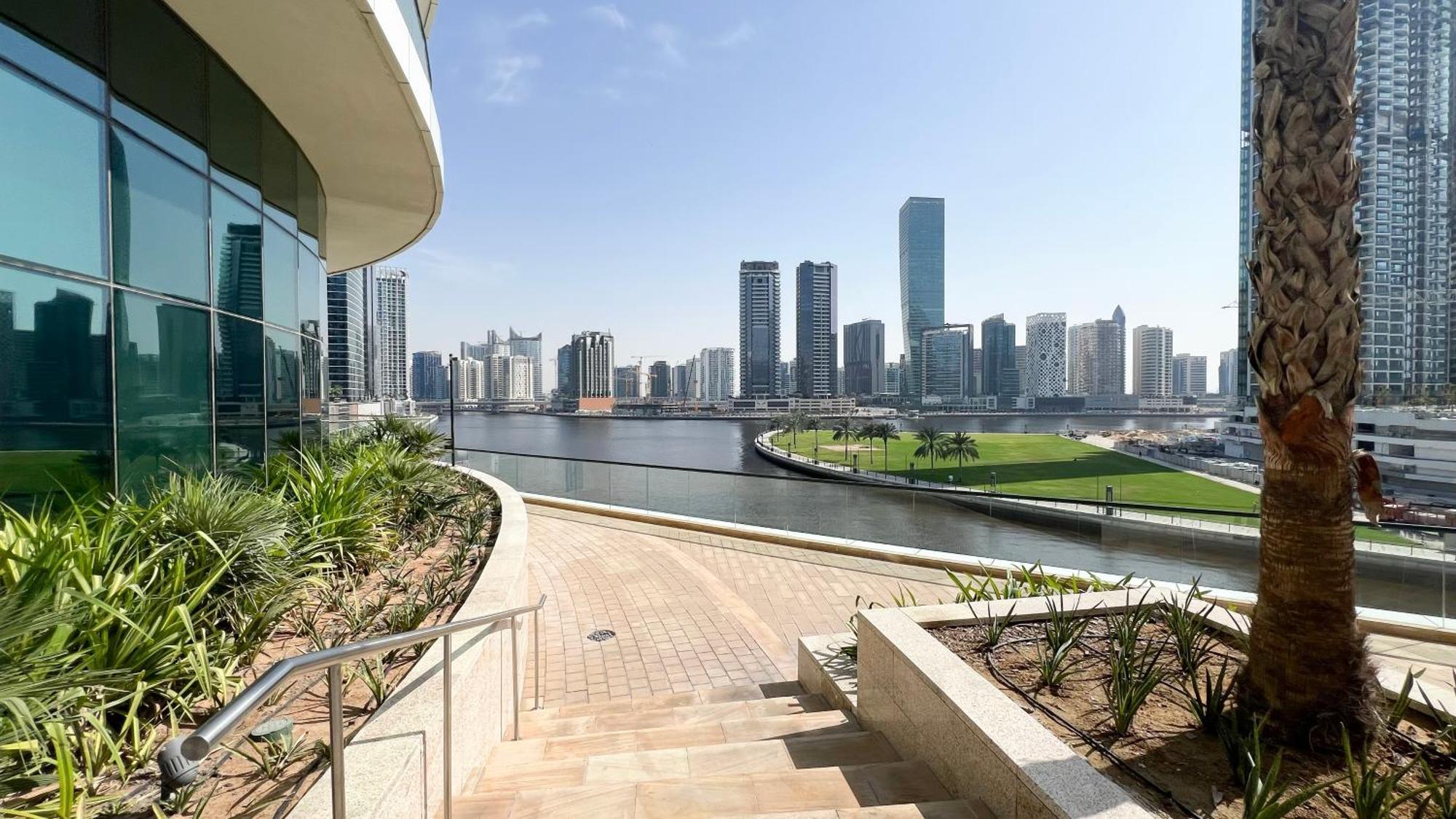 Bay's Edge, Luxury Canal View 2br In Business Bay Apartment Dubai