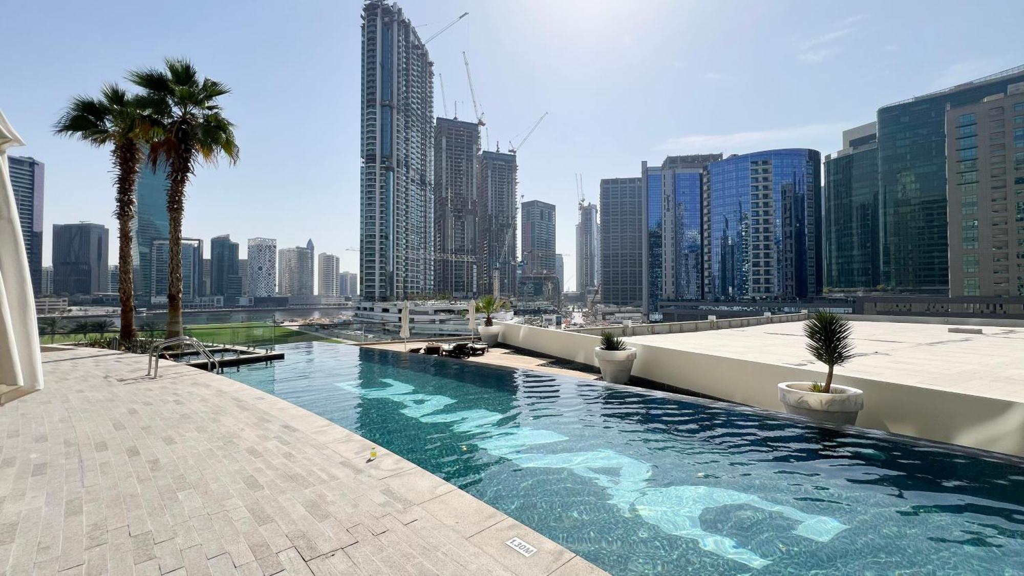 Bay's Edge, Luxury Canal View 2br In Business Bay Apartment Dubai