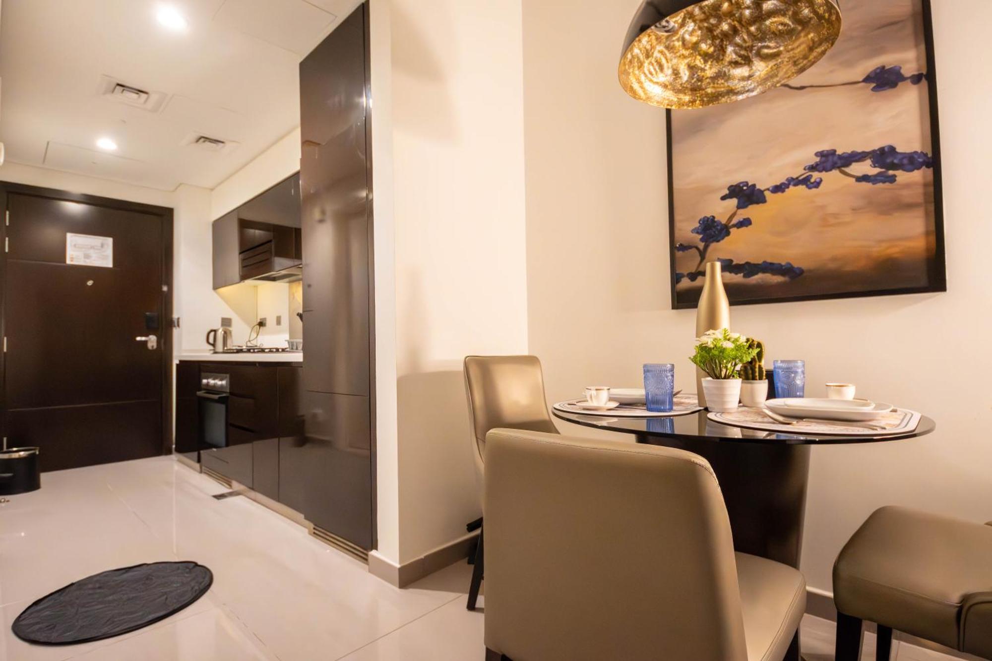 Cosy At Damac Majestine Apartment