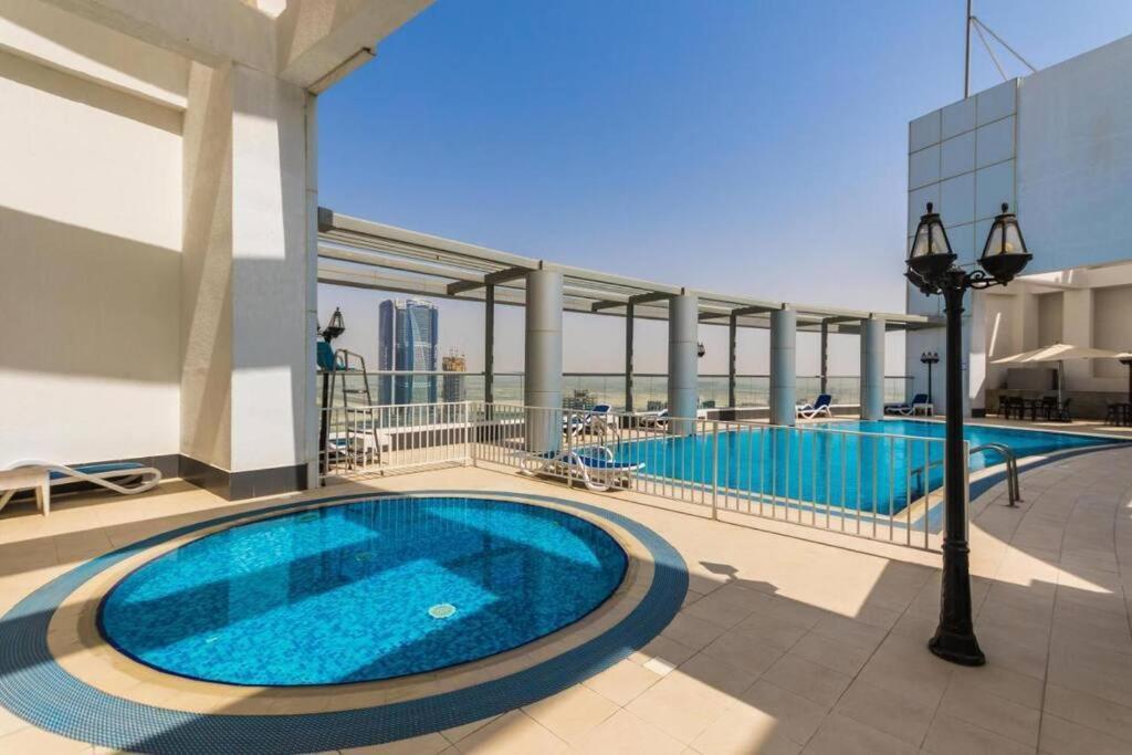 Cozy By Burj Khalifa And Mall Apartment