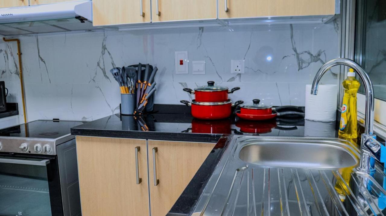 Cozy-3bhk-apartment *