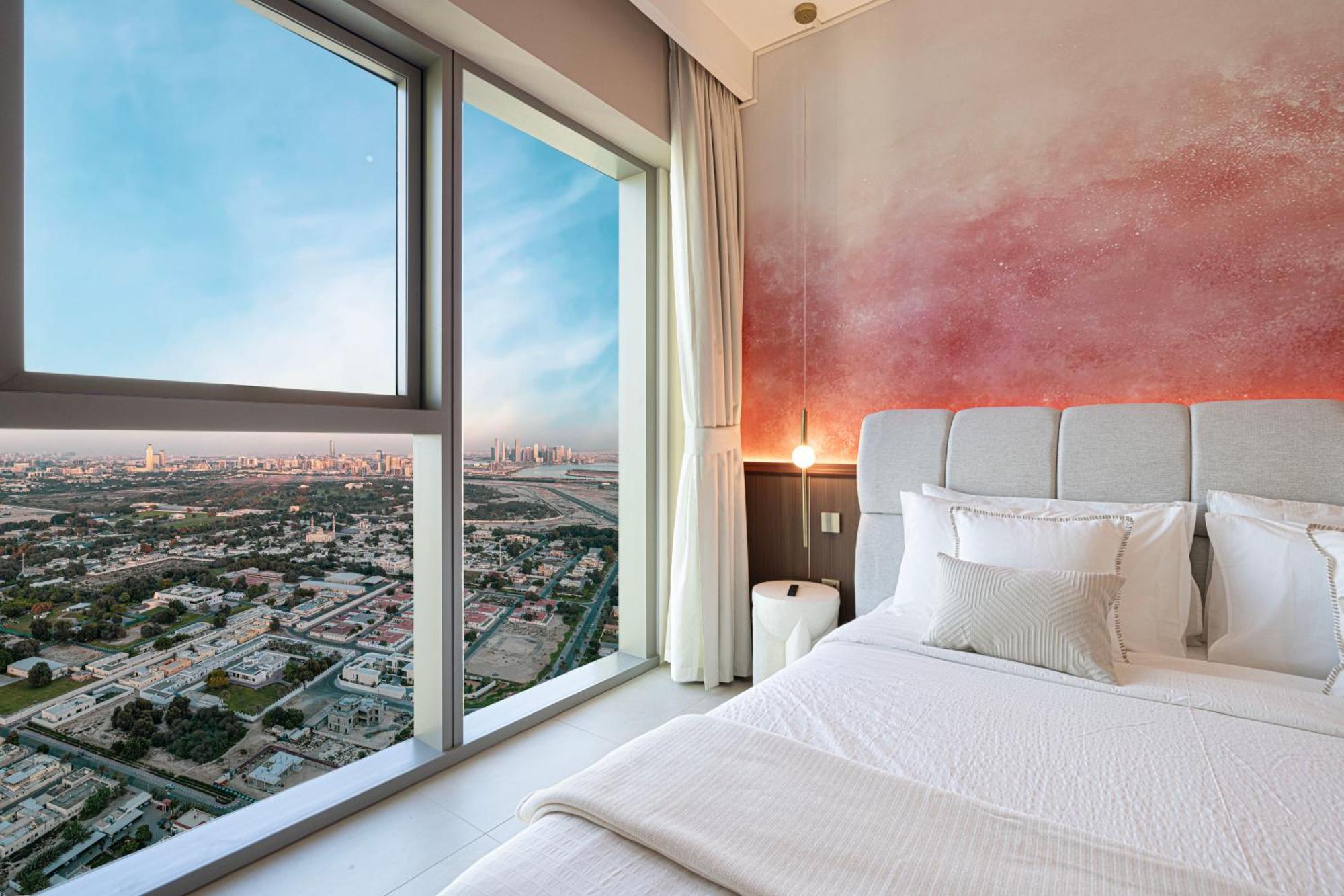 Apartment Downtown Chic 2 Bedroom I Mall Access I Views Of Burj Khalifa From Pool I Free Parking, Gym, Pool & Wi-fi I By Meerak Dubai