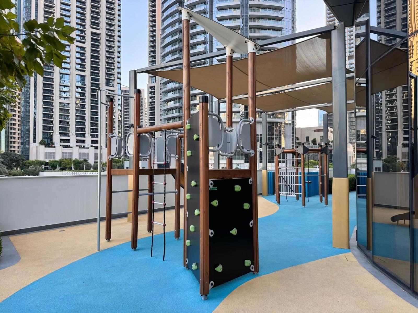 Luxury 1br In Grande Downtown Apartment Dubai