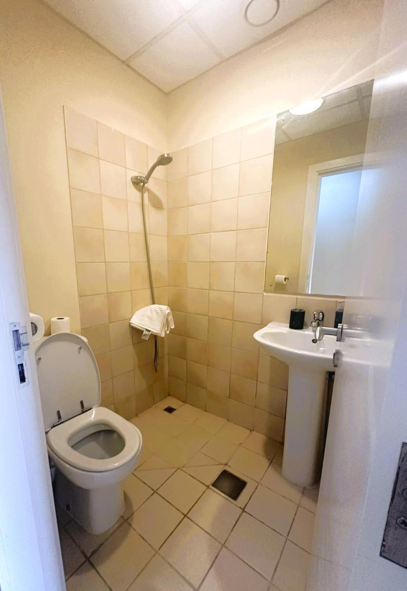 Apartment 5-bed, Beachfront Very Spacious Entire In Jbr *