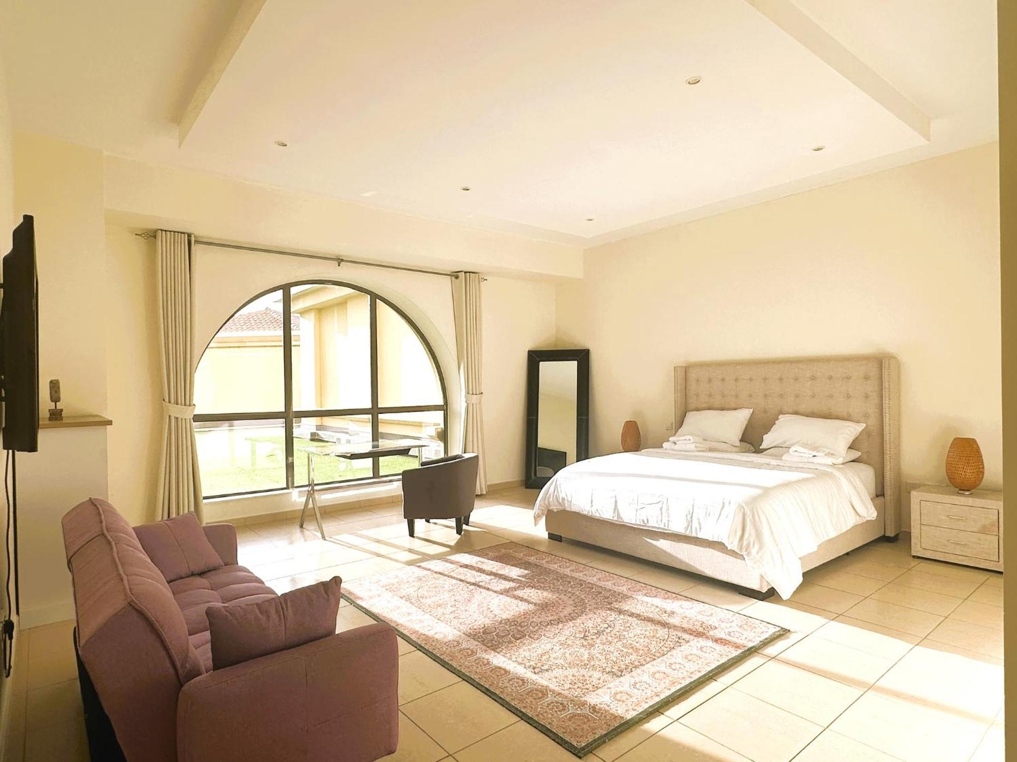 5-bed, Beachfront Very Spacious Entire In Jbr Apartment Dubai