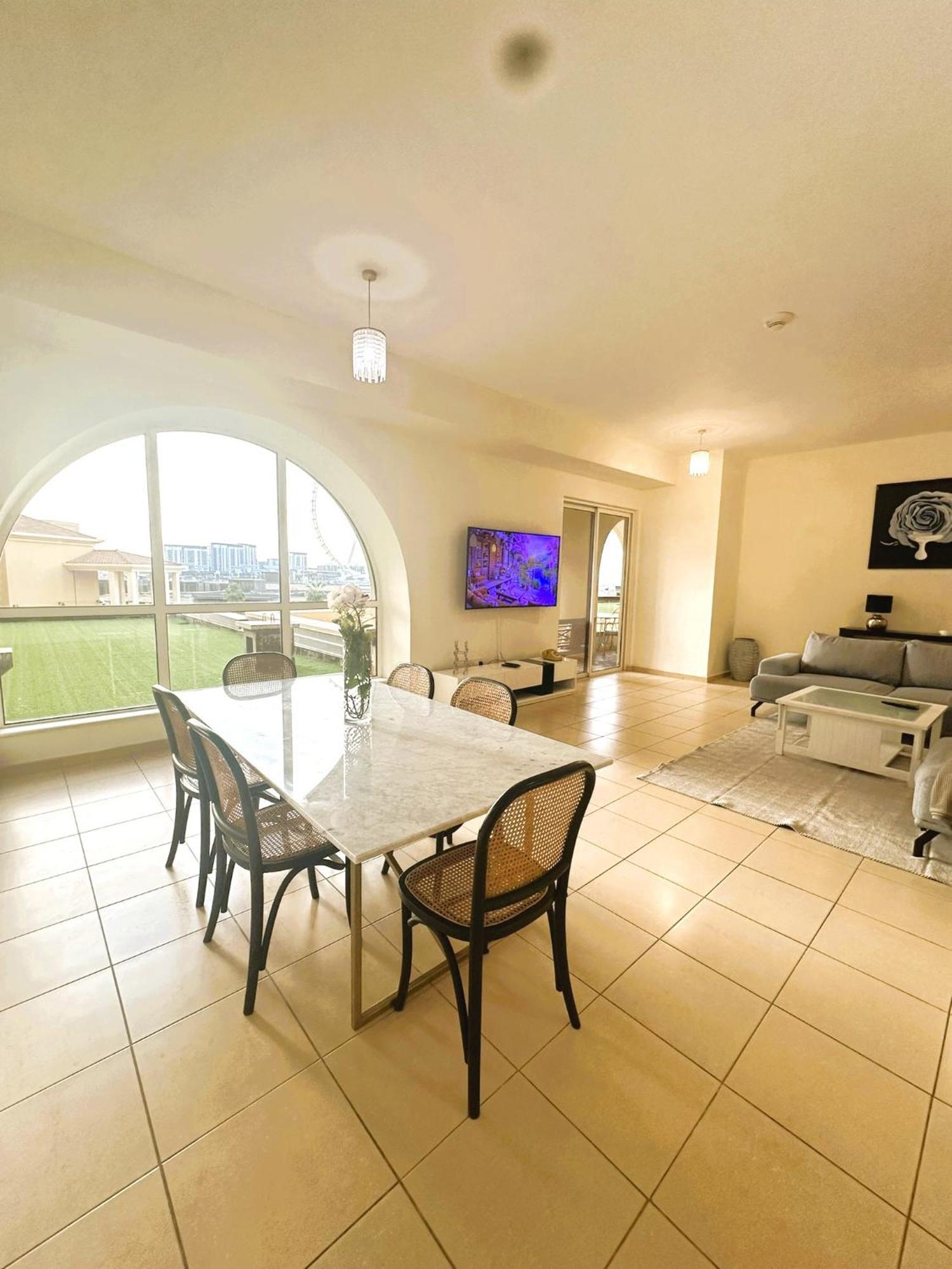 Apartment 5-bed, Beachfront Very Spacious Entire In Jbr Dubai
