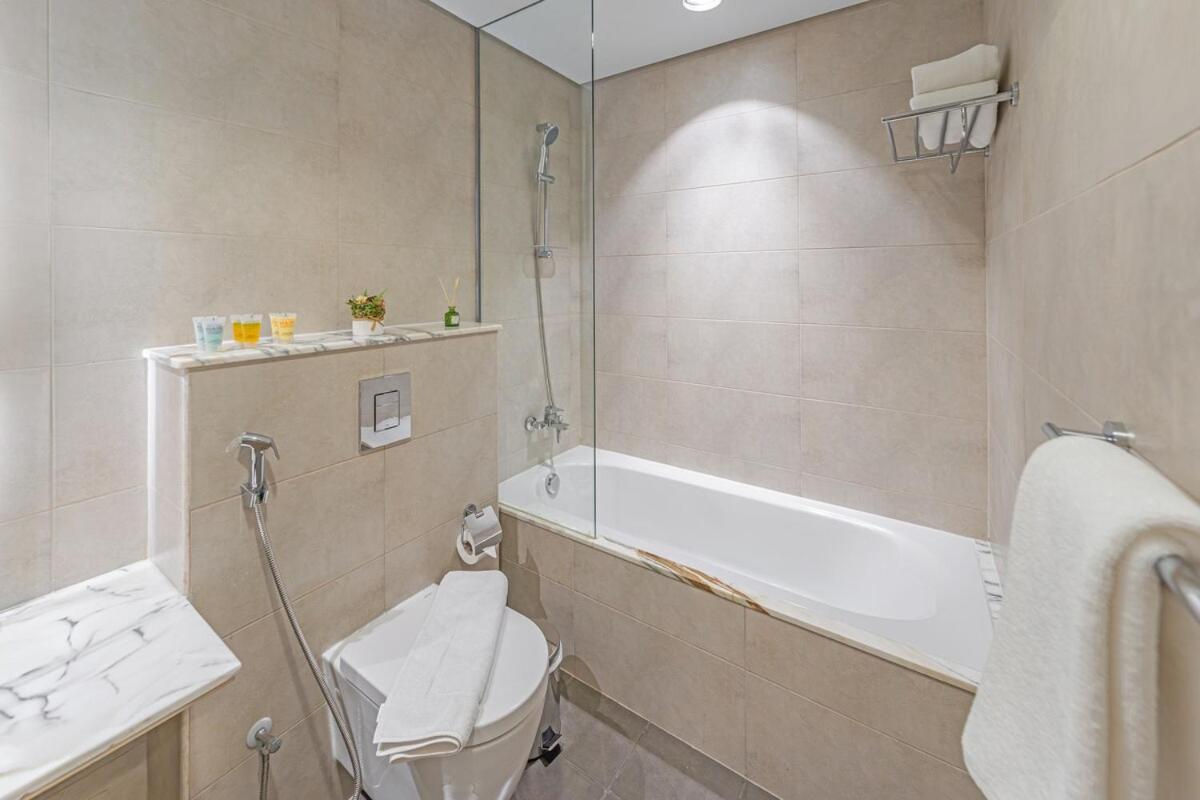 3 Bedroom - Pool Access - 7 Mins To Mall - Sun Set View Apartment Dubai