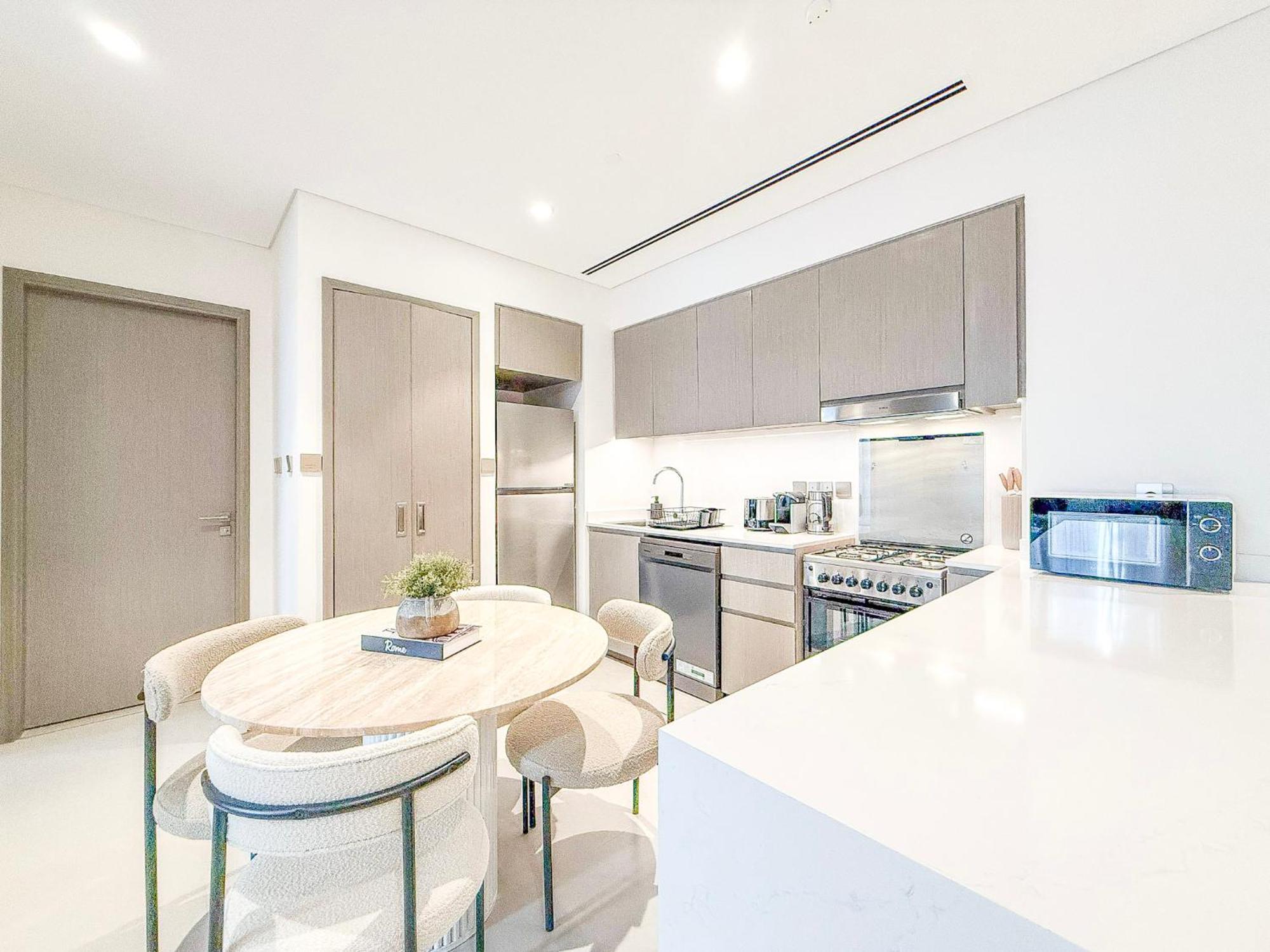 Apartment Grande Signature, 1br, Infinity Pool & Gym, 5min Walk To Mall Dubai