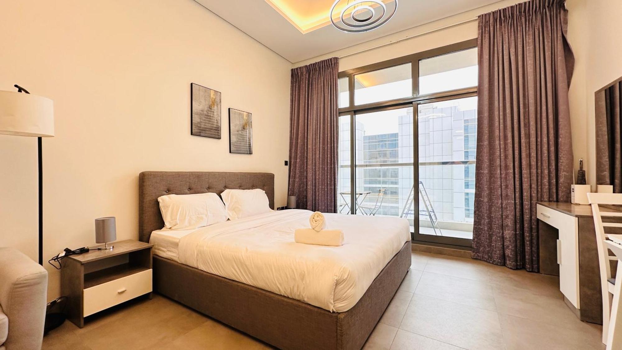 Upscale Burj View With Balcony Free Parking By Belvilla Homestay *